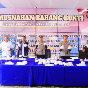 Komitmen Berantas Narkoba, Polda Riau Musnahkan Barang Bukti dari 7 Kasus Besar