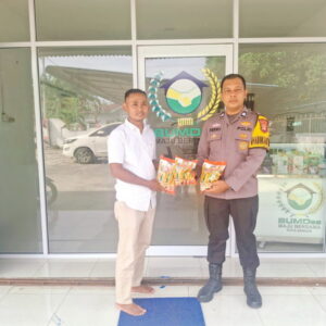 Aksi Nyata Polri Kawal Pangan, Polsek Tapung Hilir Bagikan Benih Jagung 12 Kg di Kota Bangun
